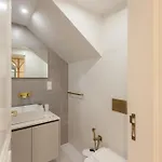 Flh Campo Ourique Chic Mezzanine דירה *
