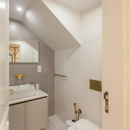 Flh Campo Ourique Chic Mezzanine Διαμέρισμα *